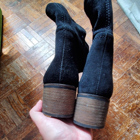 Black suede booties - Picture 2 of 10